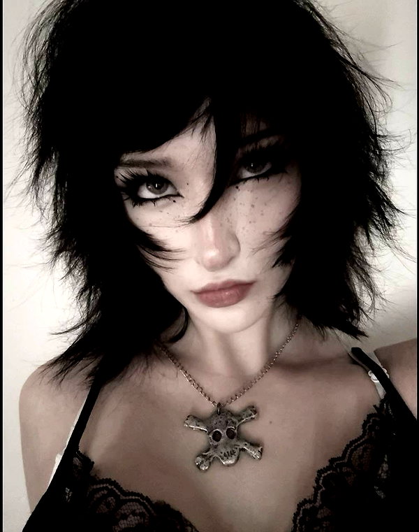 Archived image from @kk3tr1n4 on Instagram