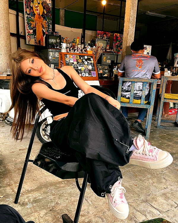 ll.lu1s instagram image archive image