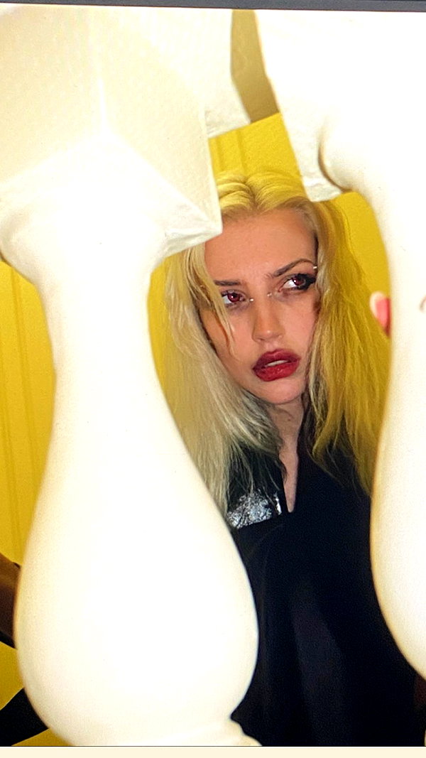 alien.hanna instagram image archive image