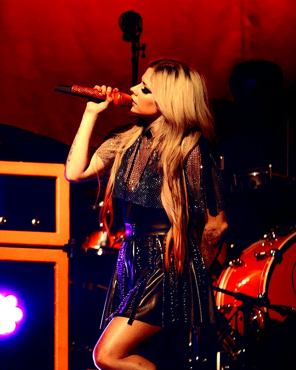 avrillavigne instagram image archive image
