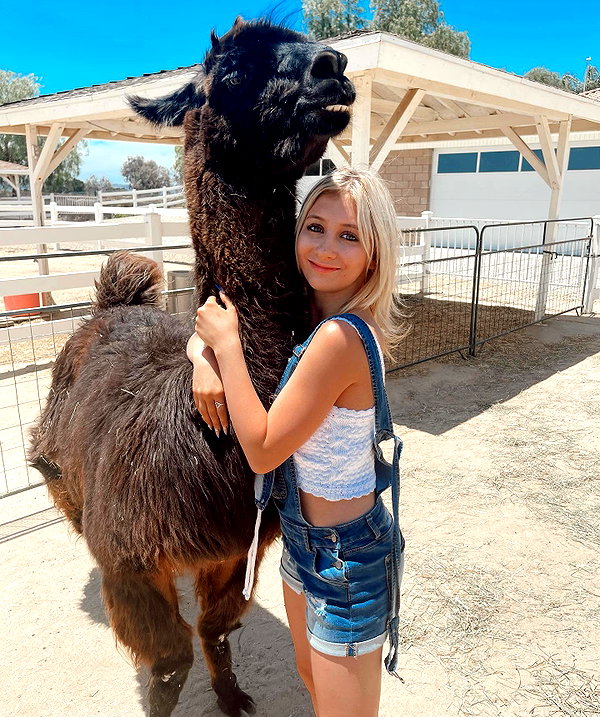 ellianawalmsley instagram image archive image