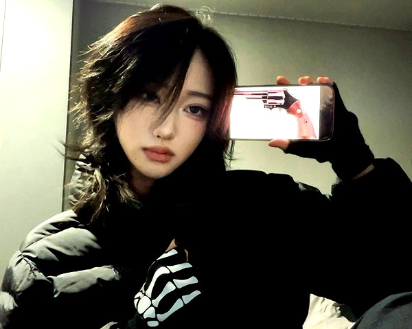 esnioughxx._y2 instagram image archive image