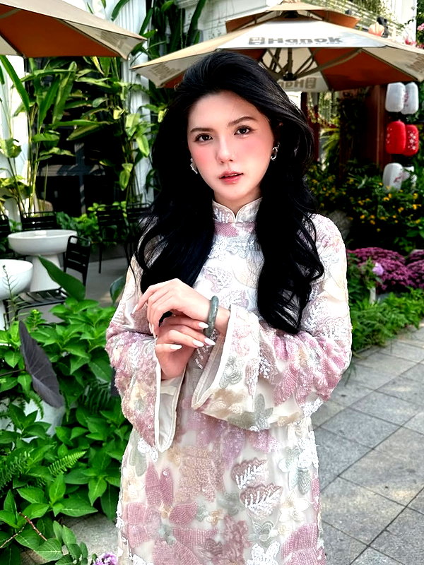 lyhythuedoxinh instagram image archive image