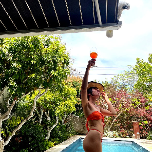 romi_henenson instagram image archive image