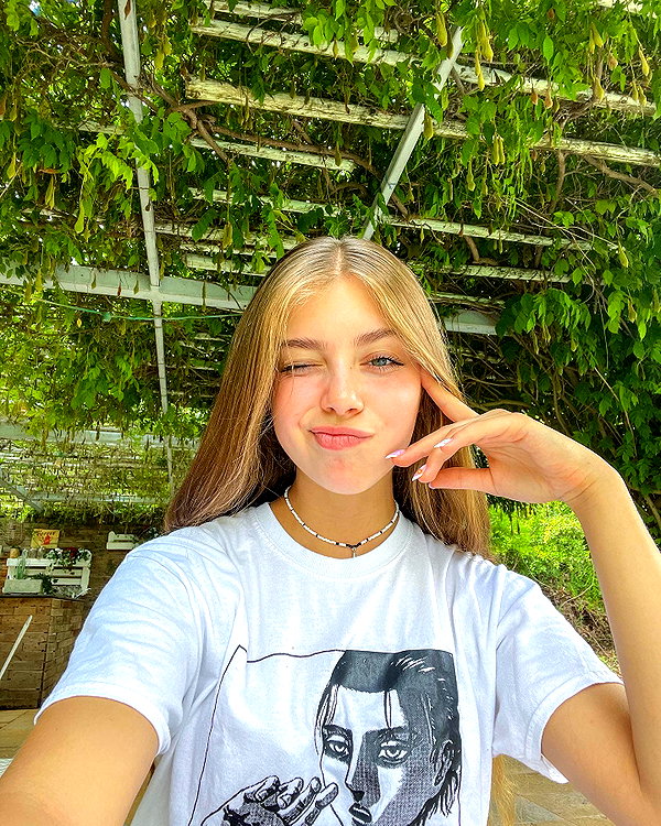 mishel_d_ instagram image archive image