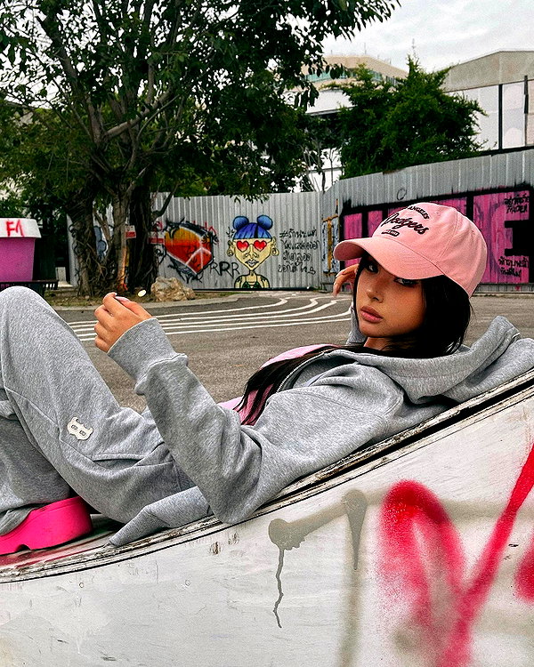 ll.lu1s instagram image archive image
