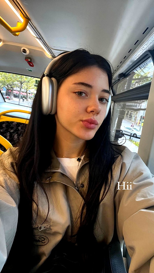 vanessa.rhd instagram image archive image