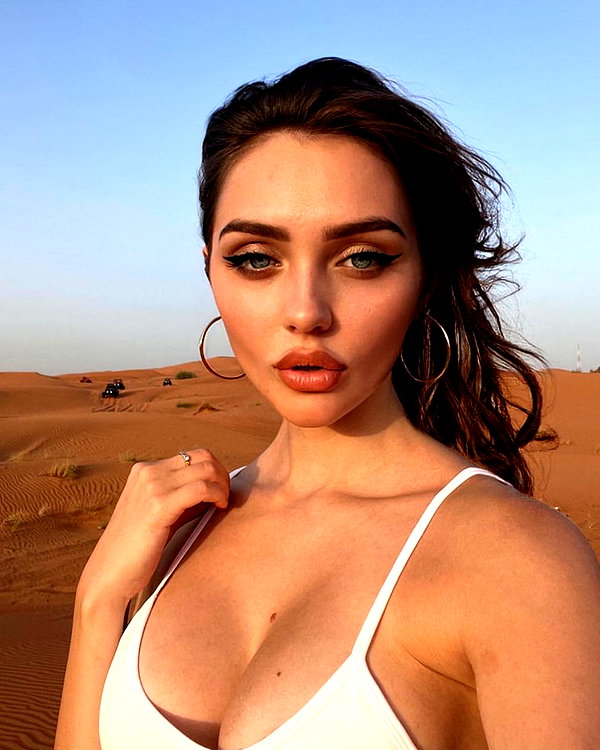 baddiesessence instagram image archive image