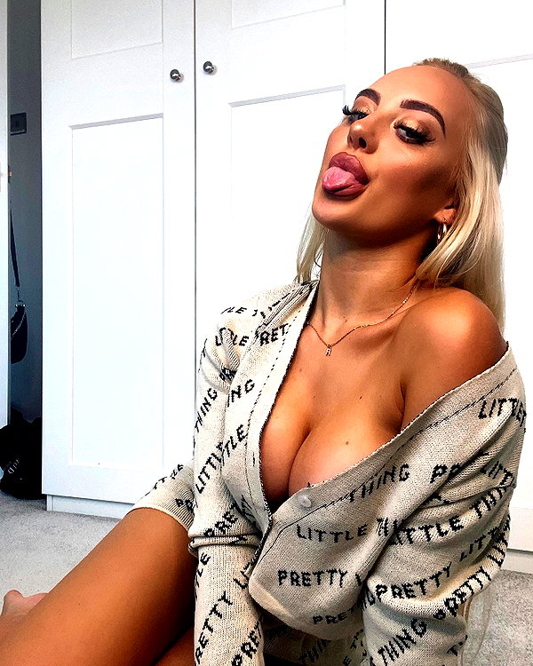 rhiannonbluee instagram image archive image