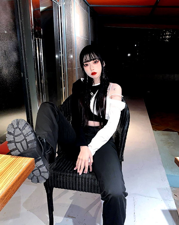 nixqq.425_ instagram image archive image