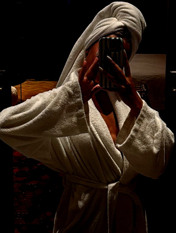 maya.keyy instagram image archive image