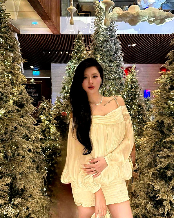 lyhythuedoxinh instagram image archive image