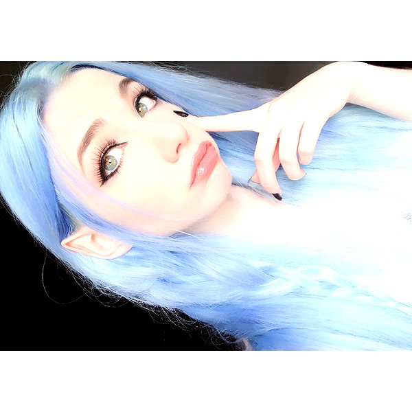 danielle.mercedie instagram image archive image