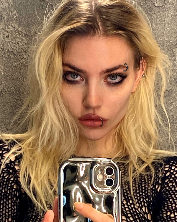 anya4everr instagram image archive image
