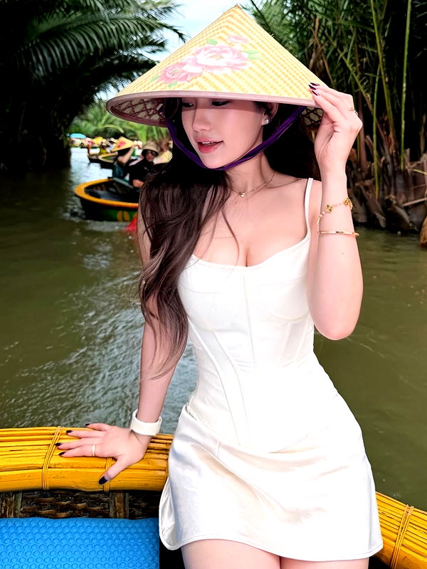 lyhythuedoxinh instagram image archive image