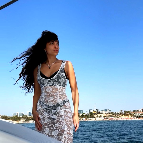 romi_henenson instagram image archive image