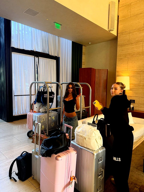 oliviaphillipps instagram image archive image