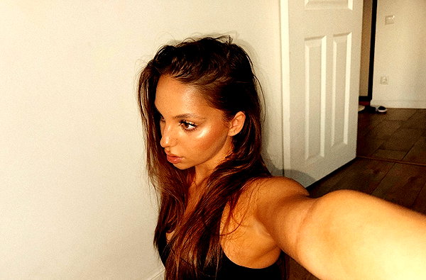 ariana_vomi instagram image archive image