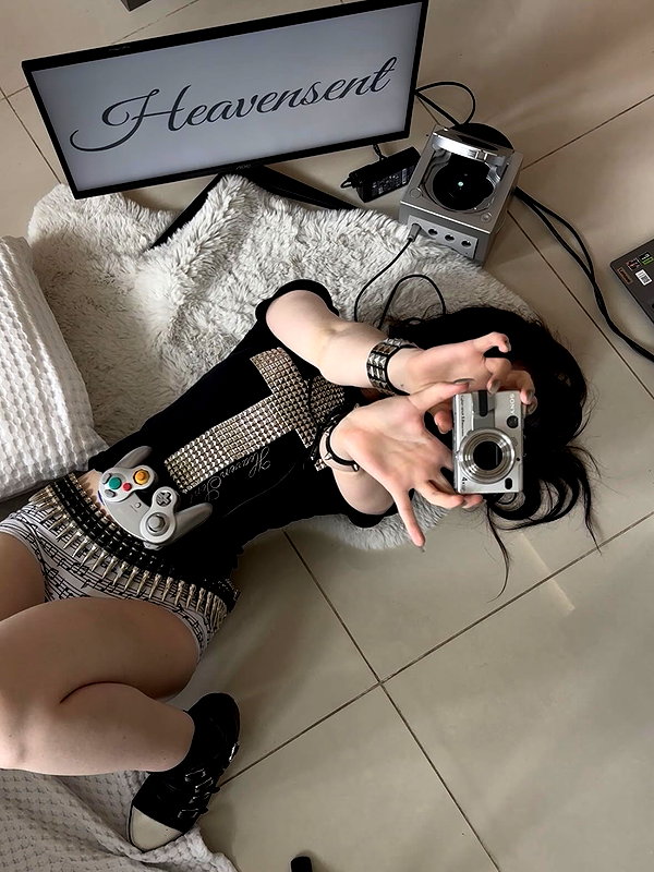 v4.nnas instagram image archive image