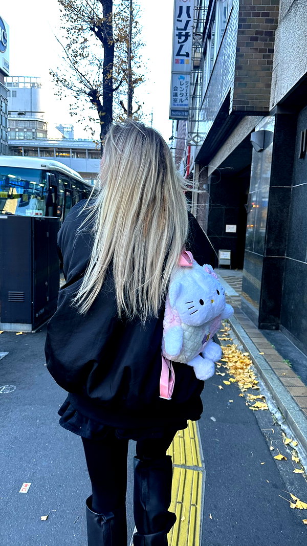 avestanova instagram image archive image