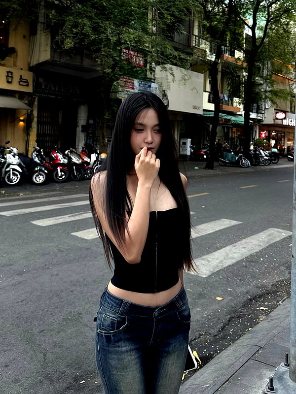 lyhythuedoxinh instagram image archive image