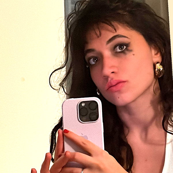romi_henenson instagram image archive image