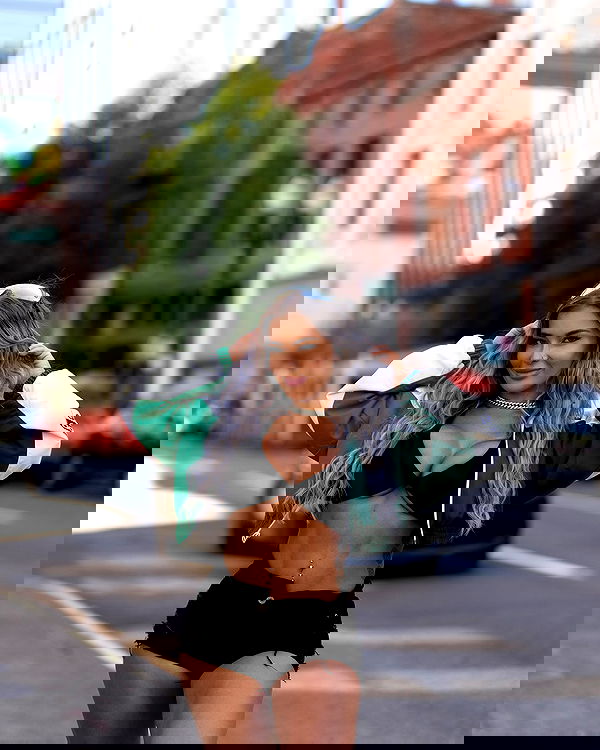 itshayleydavies itshayleydavies archive image