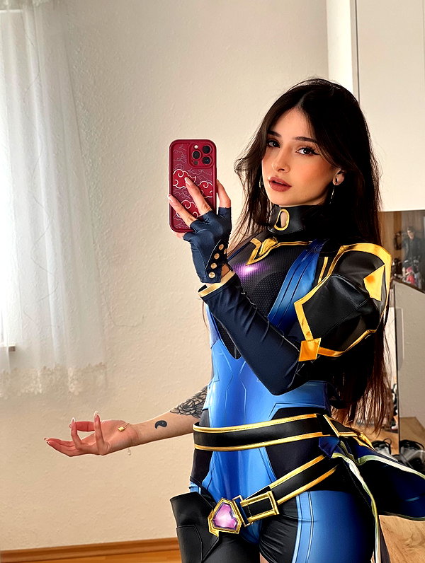 cata.leyah instagram image archive image