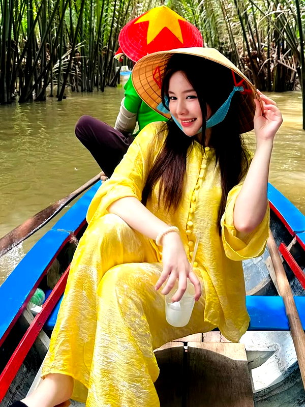 lyhythuedoxinh instagram image archive image
