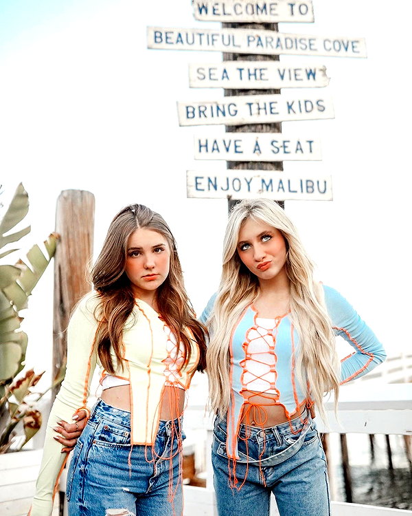 ellianawalmsley instagram image archive image