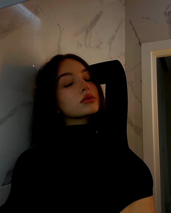 veroni22ka instagram image archive image