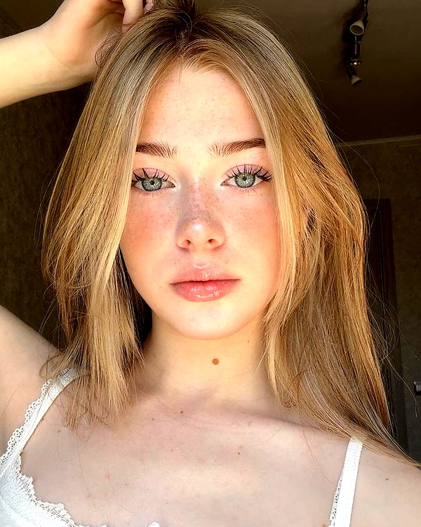 baddiesessence instagram image archive image