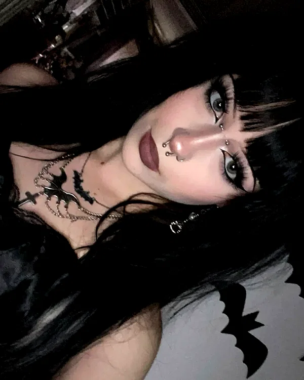 chica.niebla instagram image archive image