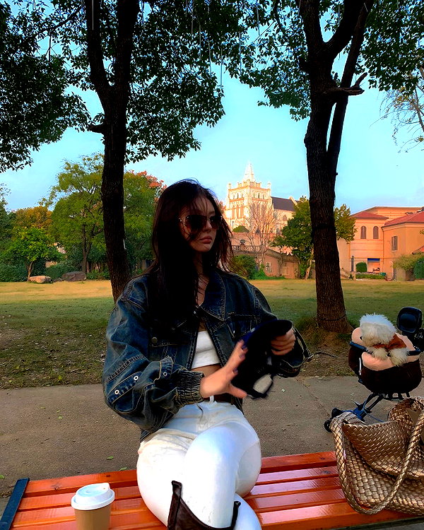 ll.lu1s instagram image archive image