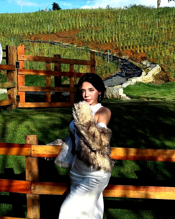 lyhythuedoxinh instagram image archive image