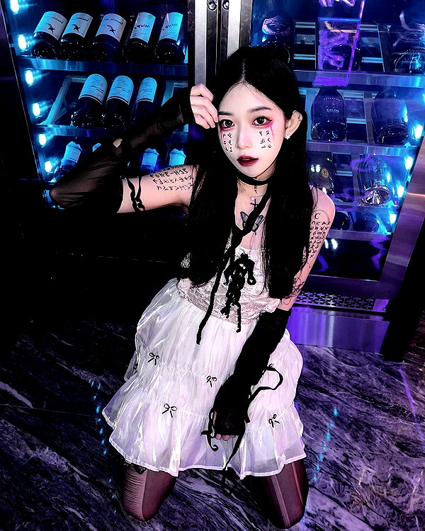nixqq.425_ instagram image archive image