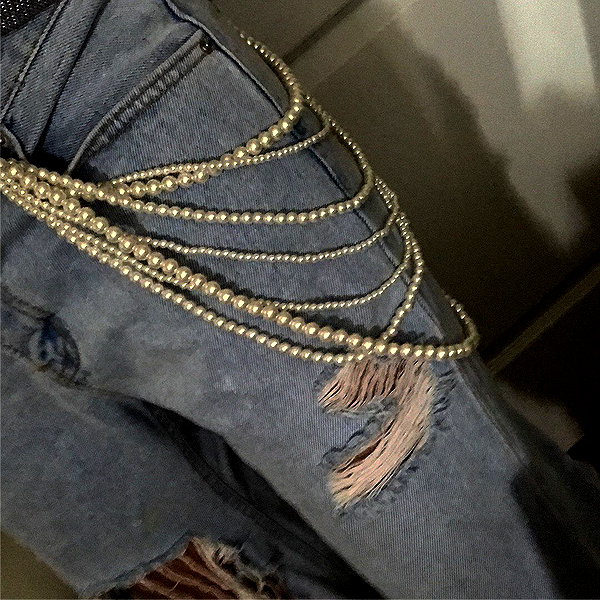 Archived image from @heroineseen on Instagram