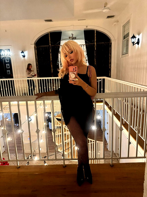 v.qx instagram image archive image