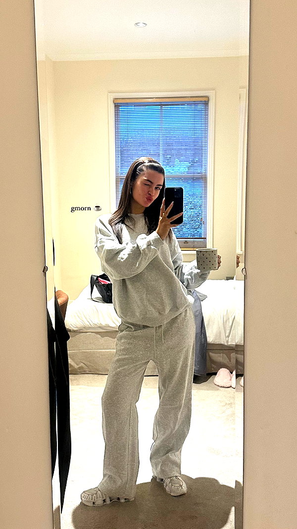 oliviaphillipps instagram image archive image