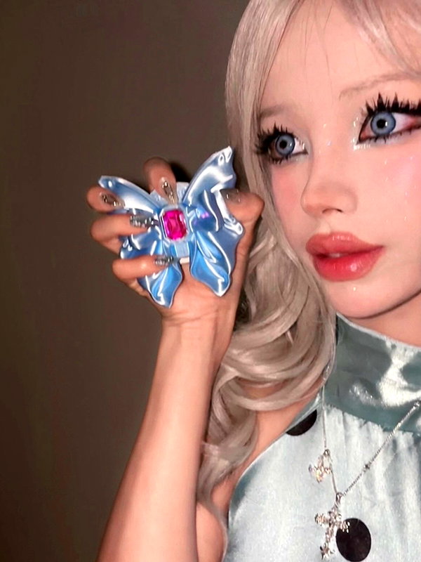 Archived image from @irisinna on Instagram
