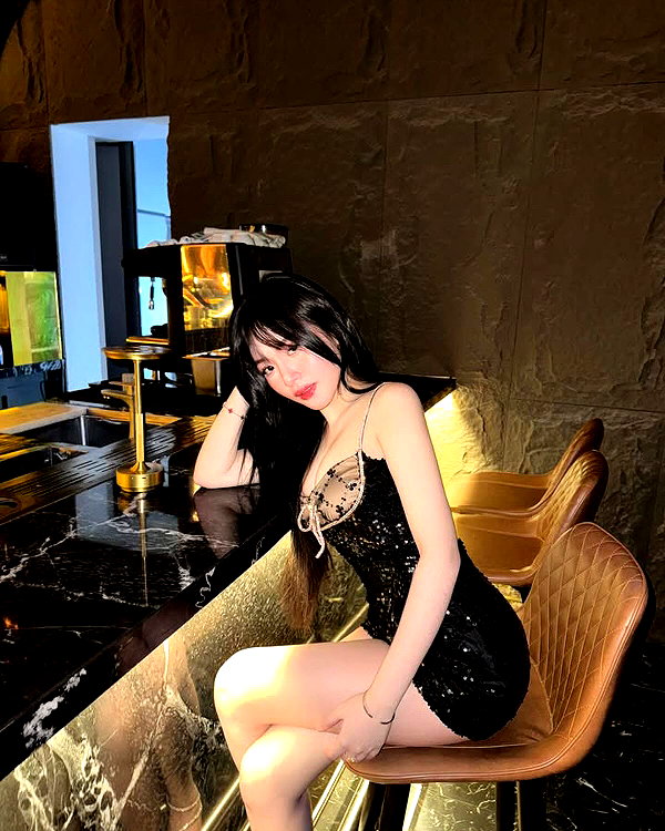 lyhythuedoxinh instagram image archive image