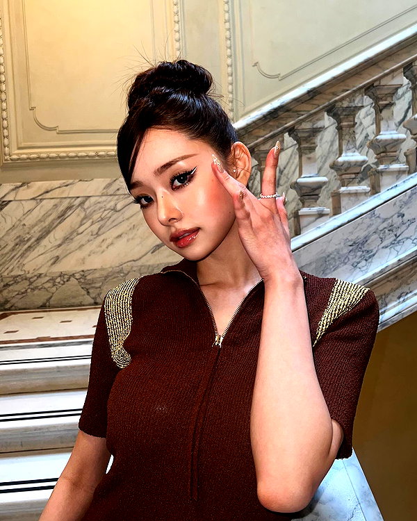 dear.zia instagram image archive image