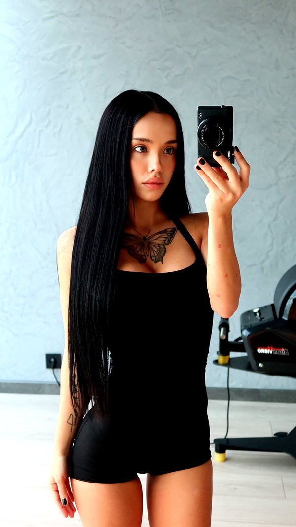 lyna_com2000 archive image