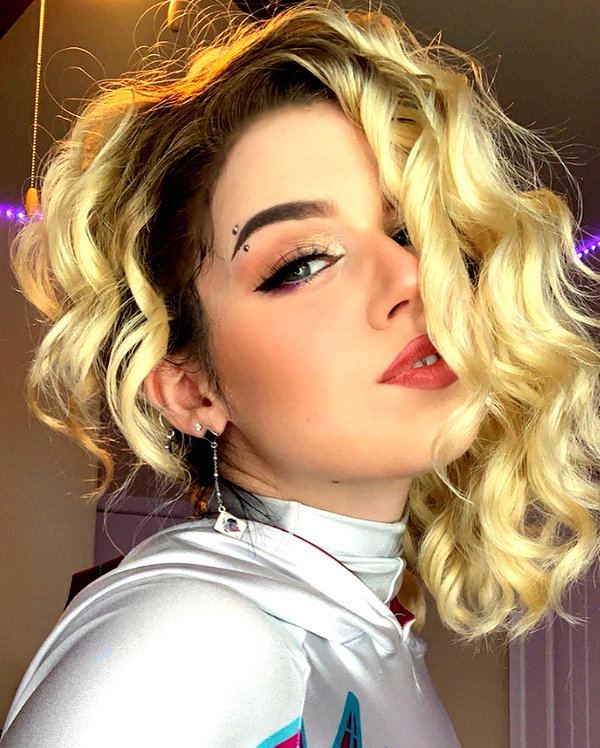 yeahimcaroline instagram image archive image