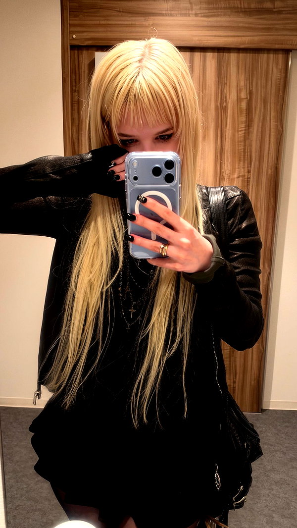 ti_joyy instagram image archive image