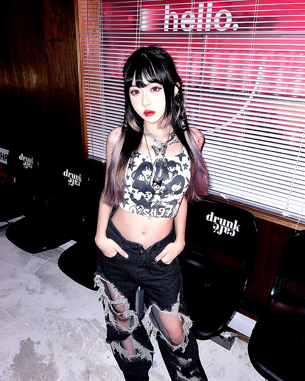nixqq.425_ instagram image archive image