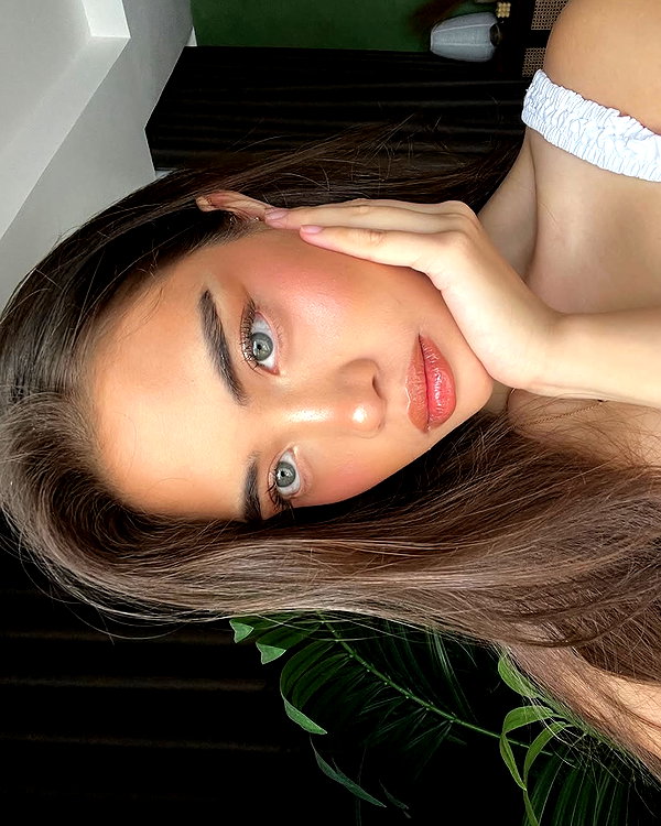 baddiesessence instagram image archive image