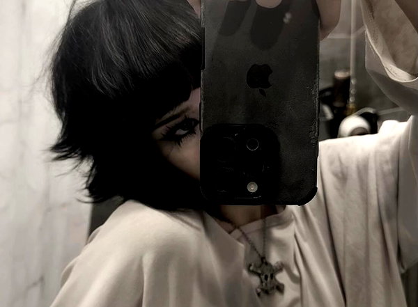 Archived image from @kk3tr1n4 on Instagram