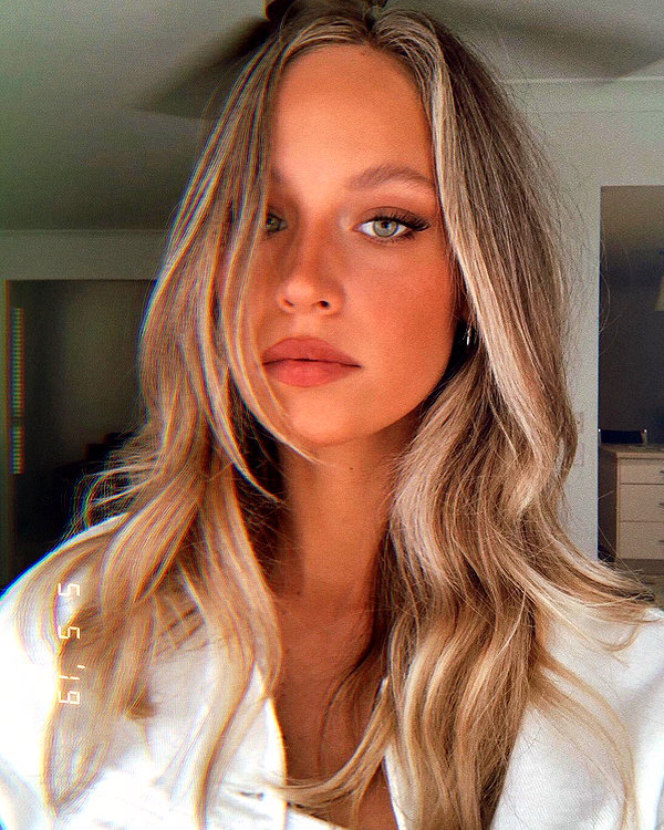 olivia.mathers instagram image archive image