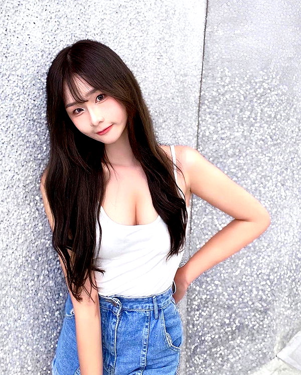 lai_931201 instagram image archive image
